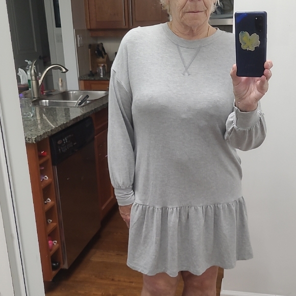 Smash + Tess Dresses & Skirts - Smash + Tess Light Gray Long Sleeve Dress